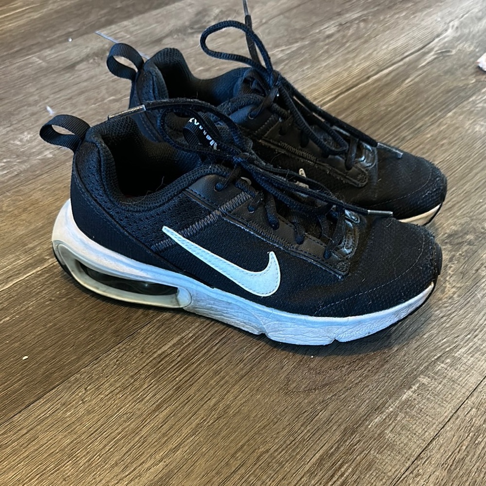 Nike Kids Black and White Sneakers